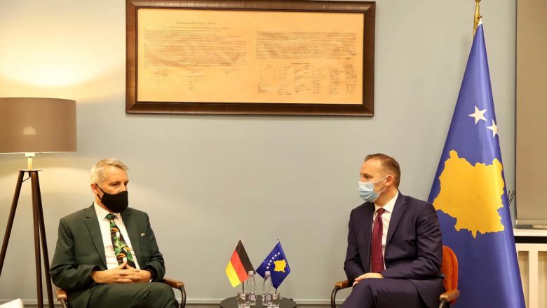 Zemaj dhe ambasadori gjerman Rohde bisedojnë për COVID-19