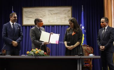 Hoti nënshkroi deklaratën kundër ngacmimit seksual në administratën publike