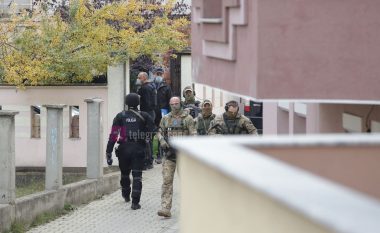 Jakup Krasniqi transferohet në paraburgim në Hagë