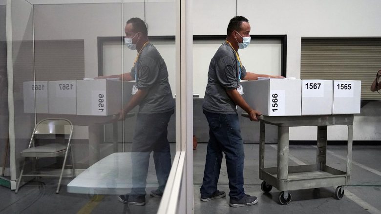 Mohohen pretendimet se Nevada pushoi së numëruari fletët e votimit gjatë natës