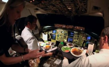 Përse piloti dhe kopiloti kurrë nuk hanë të njëjtin ushqim?