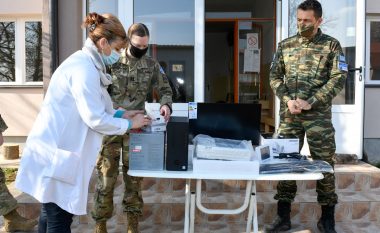 KFOR-i dhuron pajisje mjekësore në qendrën shëndetësorë në veri të Kosovës