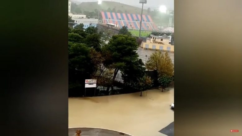 Shirat e dendur në Italinë e Jugut shkaktuan përmbytje, një urë u shemb