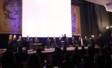 Kori i Filharmonisë së Kosovës mban koncert në Gjilan duke respektuar masat anti COVID-19
