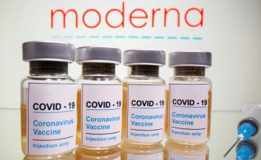 Vaksina e Moderna-s nuk e parandalon transmetimin e coronavirusit, thotë shefi mjekësor i kompanisë