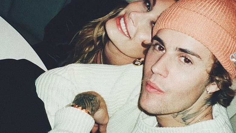 Justin dhe Hailey Bieber ndajnë imazhe të lumtur krah njëri-tjetrit