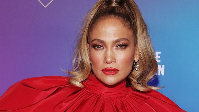 Jennifer Lopez po lanson linjën e saj të kujdesit për lëkurën