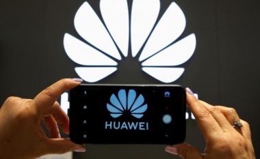 Shitjet e telefonave celularë Huawei u shembën plotësisht