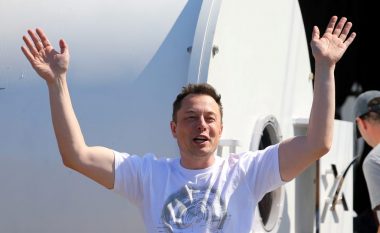 Elon Musk edhe zyrtarisht më i pasur se Mark Zuckerberg