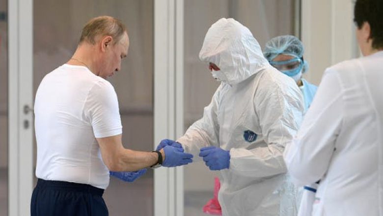 Putin po refuzon të vaksinohet me vaksinën ruse kundër COVID-19