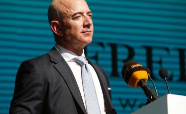 40 milionë amerikanë fitojnë më pak se një punëtor në Amazon – Jeff Bezos mburret me këtë