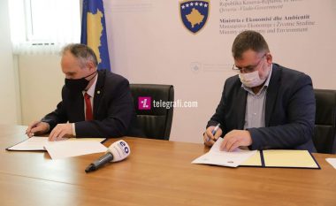 Ministria e Ekonomisë dhe Universitetit i Prishtinës nënshkruajnë marrëveshjen në fushën e kërkimit shkencor për projektet mjedisore