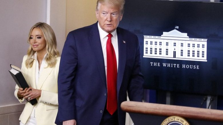 Zëdhënësja e Shtëpisë së Bardhë, McEnany: Nuk do të rreshtohemi përkrah Bidenit, Trump u spiunua