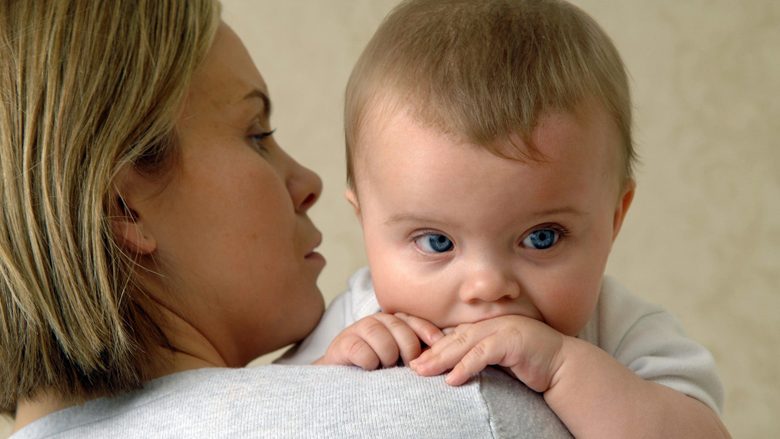 Lexoni se çfarë ju flet bebja: Edhe buzët e mbledhura mund ta tradhtojnë