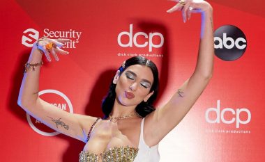 Tjetër sukses i Dua Lipës, fiton çmim në ‘American Music Awards 2020’