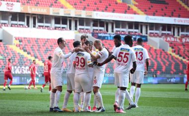 Topalli hero për Malatyasporin, futet në fund të ndeshjes dhe shënon për t’i siguruar një pikë të madhe në udhëtim