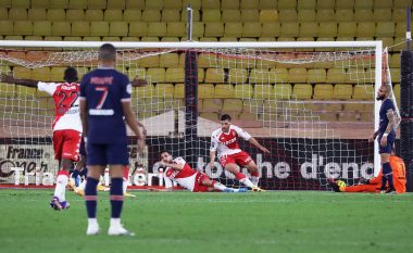 Monaco fiton me rikthim ndaj PSG-së, e njofton me humbje kampionin pas tetë fitoreve