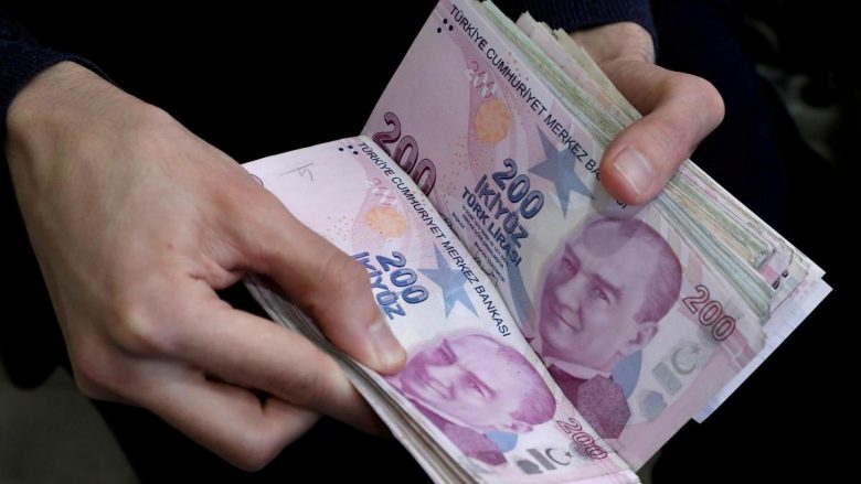 Lira turke humb 30 për qind të vlerës, Erdogan zëvendëson guvernatorin e bankës qendrore