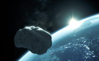 Asteroid gjigant do të kalojë ‘afër Tokës’ me shpejtësi 90 mijë km/orë