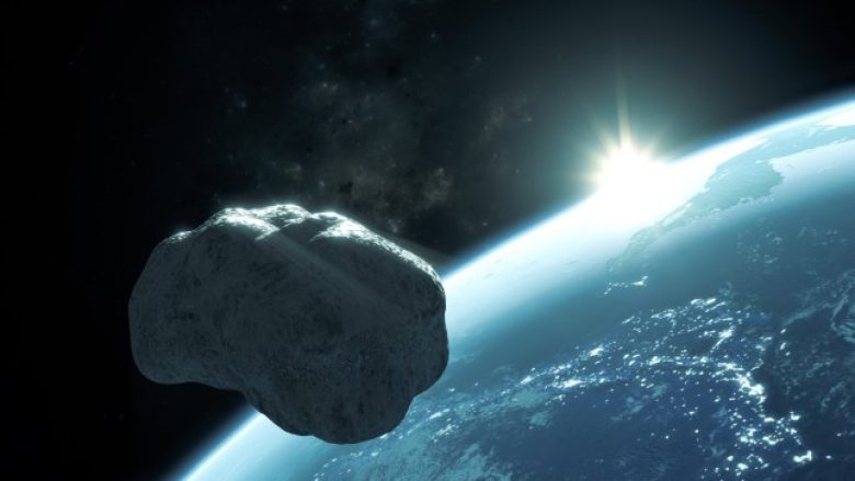 Asteroid gjigant do të kalojë ‘afër Tokës’ me shpejtësi 90 mijë km/orë