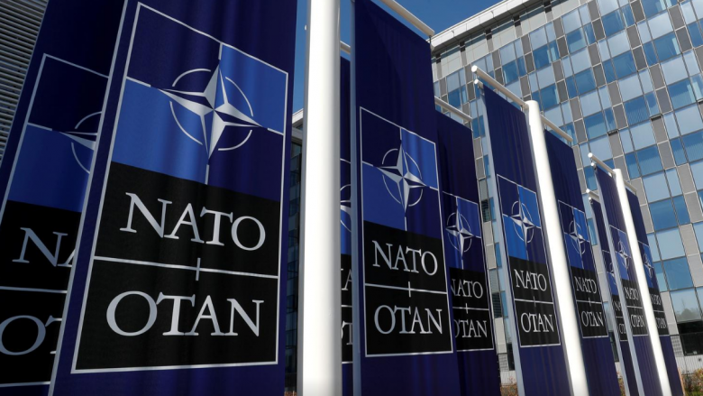 Kërkesa e NATO-s për rritje të pagave për stafin zemëron disa anëtarë – tregohet se për çfarë rritje bëhet fjalë