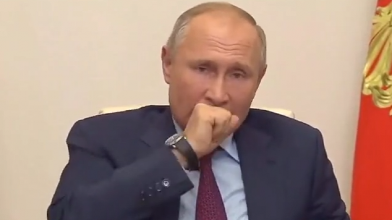 Putin me probleme shëndetësore? Kremlini zyrtar mohon një gjë të tillë – redakton edhe pamjet e takimit