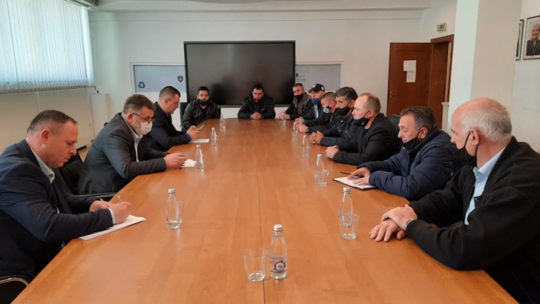 Ministri Kuçi takon Këshillin Grevist dhe Menaxhmentin e Trepçës, flasin për tejkalimin e situatës në këtë ndërmarrje