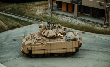 Ushtria amerikane fillon testimin e versionit të ri të automjetit luftarak Bradley