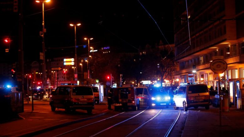 Gazetari austriak, Klenk: Njëri nga sulmuesit në Austri dyshohet se ka prejardhje shqiptare