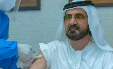 Kryeministri i Dubait merr vaksinën e coronavirusit