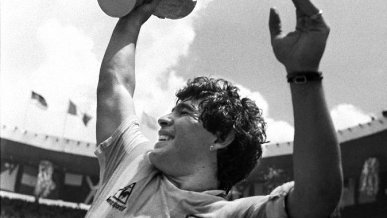 Zbulohet arsyeja e vdekjes së legjendës Diego Maradona