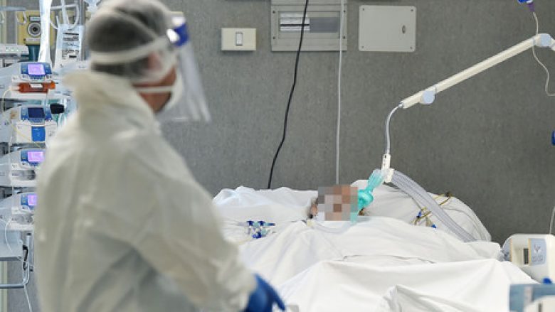 ShSKUK: 93 pacientë me COVID-19 po trajtohen në QKUK dhe spitalet e përgjithshme