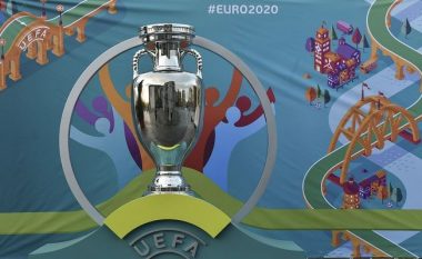 UEFA mendon të zhvillojë Euro 2021 në Rusi dhe jo në 12 vendet e ndryshe evropiane