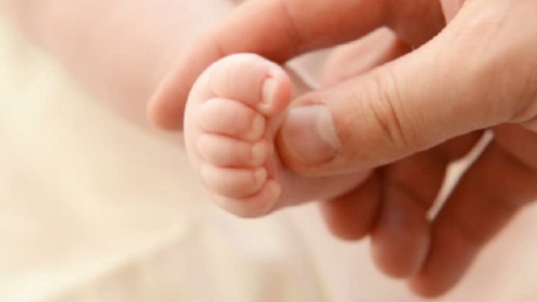 Pushimi i lindjes nga 9 në 13 muaj në RMV, draft-ligji i ri parasheh që kjo të vlejë edhe për baballarët