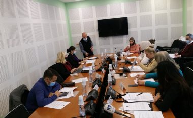 Të pagjeturit përplasin sërish në Komision deputeten Bogujevci me Haxhiun e AAK-së dhe Musliun e LDK-së