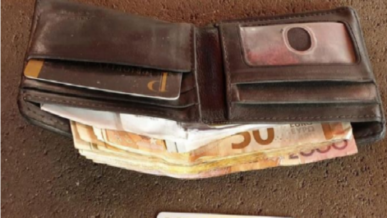 Qytetari nga Ferizaj gjen portofolin me para të një serbi, e dorëzon në polici