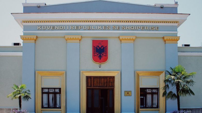 Kuvendi i Shqipërisë përgatit rezolutë për UÇK-në, shoqëria civile e konsideron të vonuar