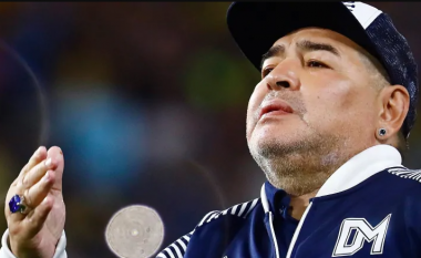 Diego Maradona e kalon me sukses operacionin në tru