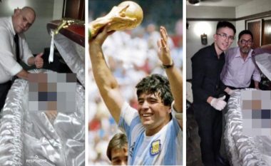 “Do të paguajnë shtrenjtë”, avokati i Maradonas paralajmëron tre personat që pozuan me trupin e vdekur të legjendës argjentinase