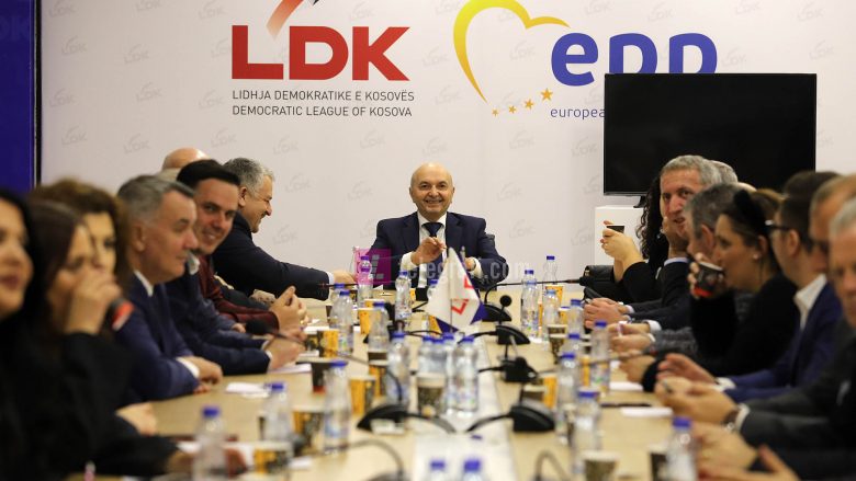 Sondazhi nga Pyper: 42% e qytetarëve mendojnë se LDK do të preferonte një kandidat nga PDK-ja për president