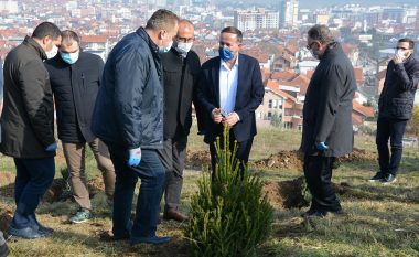 Bëhet mbjellja e 1,000 fidanëve në Gjilan