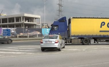 Inspektohen automjetet e rënda transportuese, shqiptohen dhjetëra gjoba