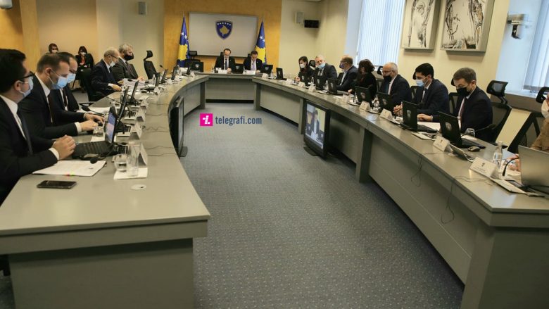 Qeveria e Kosovës miraton vendimin për eliminimin e tatimit të dyfishtë me Malin e Zi