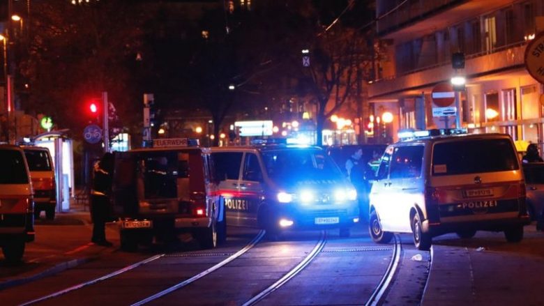 Të shtënat me armë në Vjenë të Austrisë – krejt çfarë dihet deri më tani rreth “sulmit terrorist”