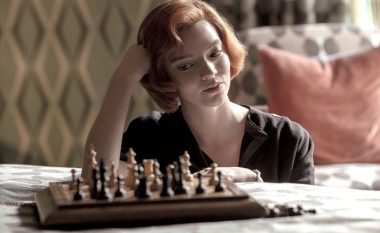 “The Queen’s Gambit” bëhet seriali i kufizuar me shikueshmërinë më të madhe në Netflix