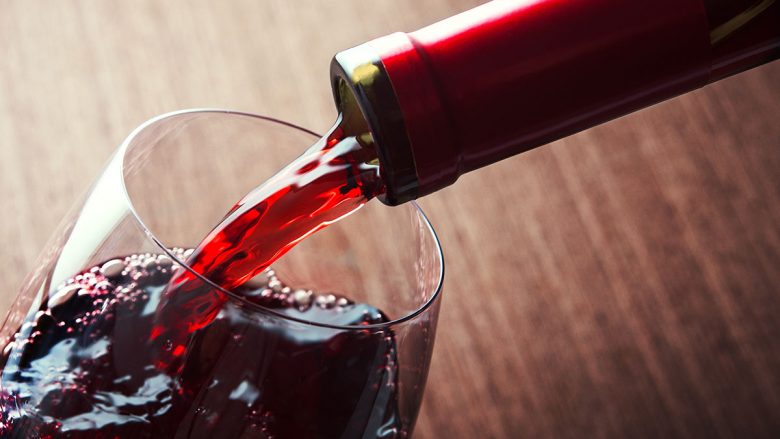 Nga gjumi te rrahjet e zemrës: Efektet e vetëm një gote verë, për 24 orë