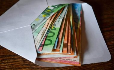 Mërgata thyen rekord të dërgesave, për dhjetë muaj në Kosovë solli rreth 800 milionë euro