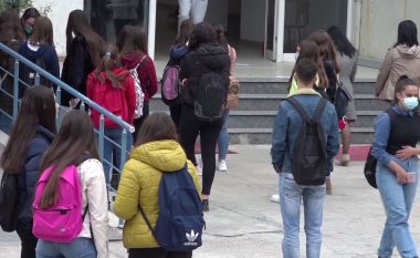 Shkollat, vatra infeksioni në të gjithë Ballkanin