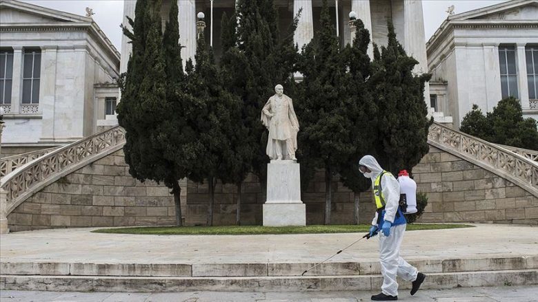 Greqia e mbyllur, frikë për rritje të numrit të viktimave nga COVID-19