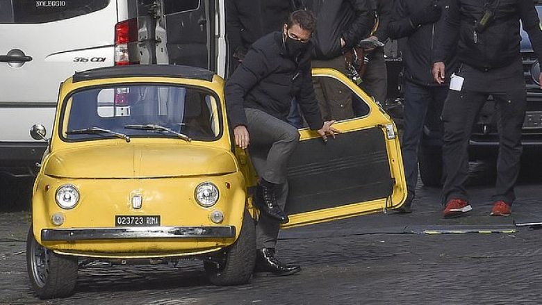 Tom Cruise për pak sa nuk u rrokullis me veturë gjatë xhirimeve të “Mission Impossible 7” në Romë